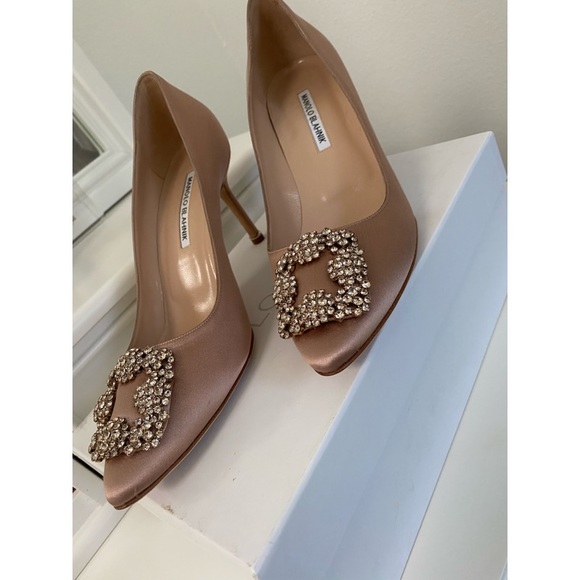 Manolo Blahnik Hangisi 70mm heel🤍flesh satin🤍 - Picture 3 of 7